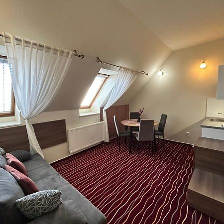 Hotel Brixen Havlíčkŭv Brod Exterior foto